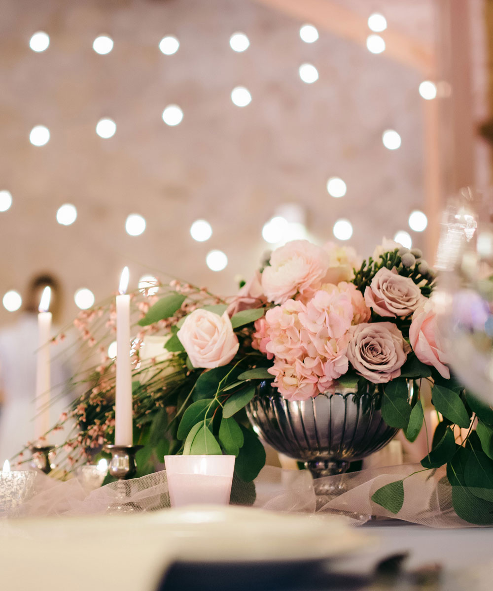 wedding place setting and centerpiece